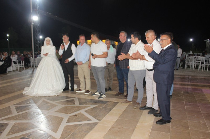 Yılmaz Ailesine Mutluluklar Dileriz