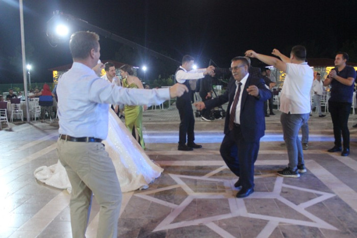 Yılmaz Ailesine Mutluluklar Dileriz