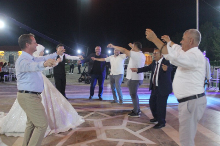 Yılmaz Ailesine Mutluluklar Dileriz