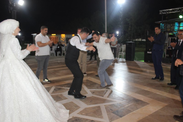 Yılmaz Ailesine Mutluluklar Dileriz