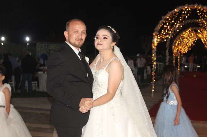 Berfin & Tuna Çiftine Mutluluklar Dileriz