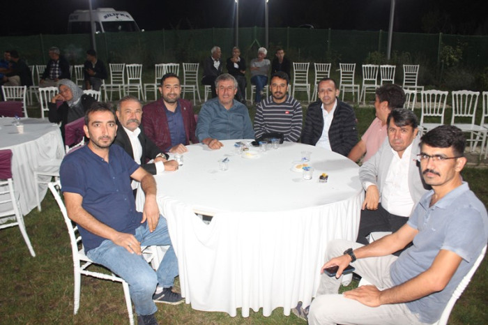Berfin & Tuna Çiftine Mutluluklar Dileriz