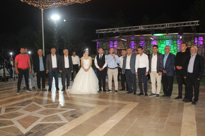 Berfin & Tuna Çiftine Mutluluklar Dileriz
