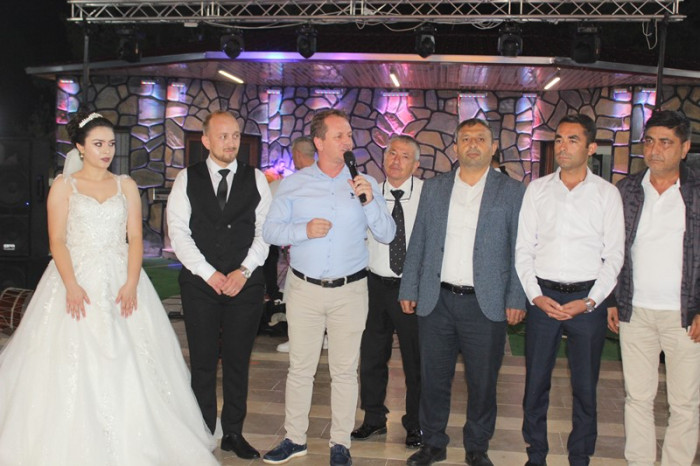 Berfin & Tuna Çiftine Mutluluklar Dileriz