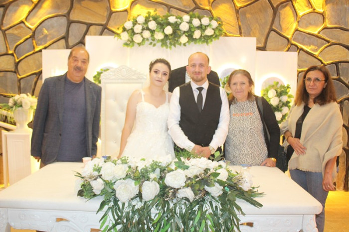 Berfin & Tuna Çiftine Mutluluklar Dileriz