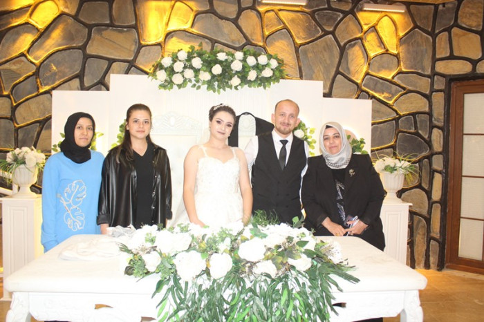 Berfin & Tuna Çiftine Mutluluklar Dileriz