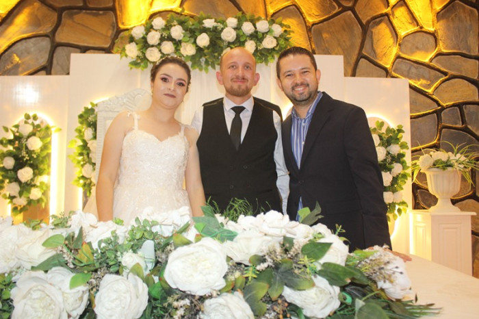 Berfin & Tuna Çiftine Mutluluklar Dileriz