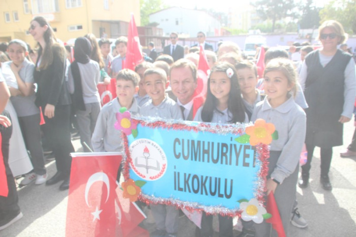 23 Nisan Ulusal Egemenlik ve Çocuk Bayramının 104.Kuruluş Yıl dönümü Gülnar İlçesinde kutlandı.