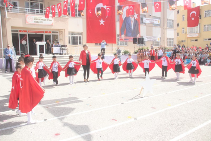 23 Nisan Ulusal Egemenlik ve Çocuk Bayramının 104.Kuruluş Yıl dönümü Gülnar İlçesinde kutlandı.