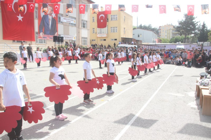 23 Nisan Ulusal Egemenlik ve Çocuk Bayramının 104.Kuruluş Yıl dönümü Gülnar İlçesinde kutlandı.