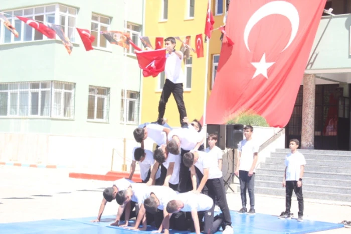 19 Mayıs Atatürk'ü Anma, Gençlik ve Spor Bayramı Coşkuyla Kutlandı
