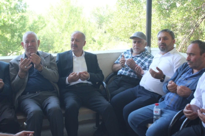 Mollaömerli Mahallesi'nde Bayram Geleneği Yaşatılıyor