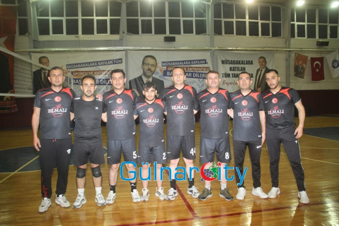 Kurumlar arası yapılan Voleybol Turnuvasında Gülnar İlçe Milli Eğitim Takımı birinci oldu.