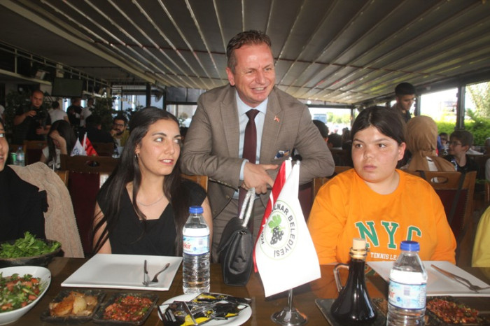 Başkan Önge 66 Öğrenci ile Atatürk Filmi İzledi