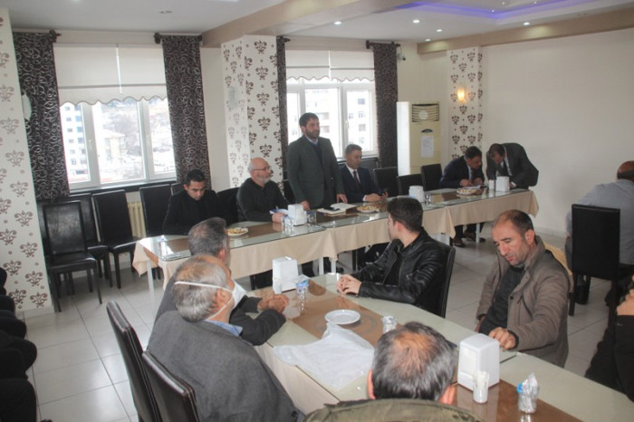 AK Parti MKYK Üyesi Mustafa Sever, Gülnar’da Mahalle Muhtarları ve sanayicilerle bir araya geldi