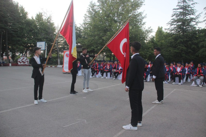 Gülnar Mesleki ve Teknik Anadolu Lisesinden 55 Öğrenci mezun oldu