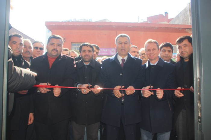 AK Parti MKYK Üyesi Mustafa Sever, Gülnar’da Mahalle Muhtarları ve sanayicilerle bir araya geldi