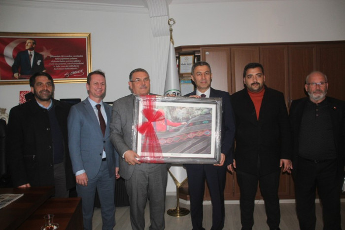 AK Parti MKYK Üyesi Mustafa Sever, Gülnar’da Mahalle Muhtarları ve sanayicilerle bir araya geldi