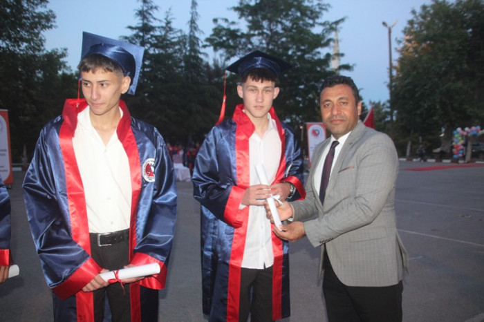 Gülnar Mesleki ve Teknik Anadolu Lisesinden 55 Öğrenci mezun oldu