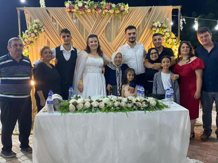 Sena & Mustafa Çınar Çiftine Mutluluklar Dileriz