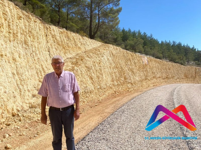 Mersin Büyükşehir Belediyesi Gülnar Koordinasyon ekipleri tarafından tek seferde 10 km uzunluğunda 12 metre genişliğinde asfalt çalışmasına başlandı.