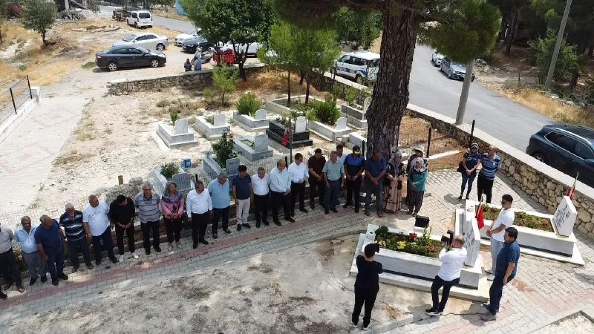 15 Temmuz Demokrasi ve Milli Birlik günü nedeniyle mevlid okutuldu,Şehitlik ziyaret edildi