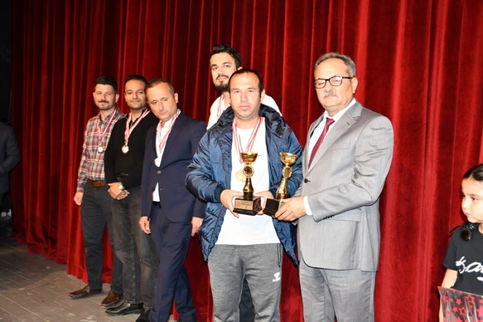 24 Kasım Öğretmenler Günü Coşkuyla Kutlandı: Ödüller Sahiplerini Buldu