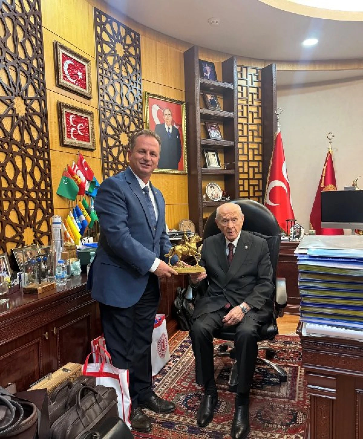 Başkan Önge Genel Başkan Bahçeli'yi Ziyaret Etti