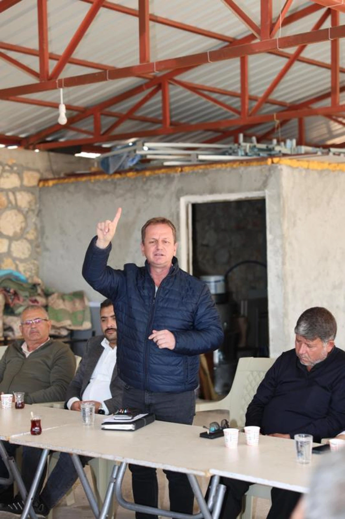 Başkan Önge ve MHP İlçe Başkanı Cerit, Çavuşlar Mahallesi'nde Vatandaşlarla Kucaklaştı