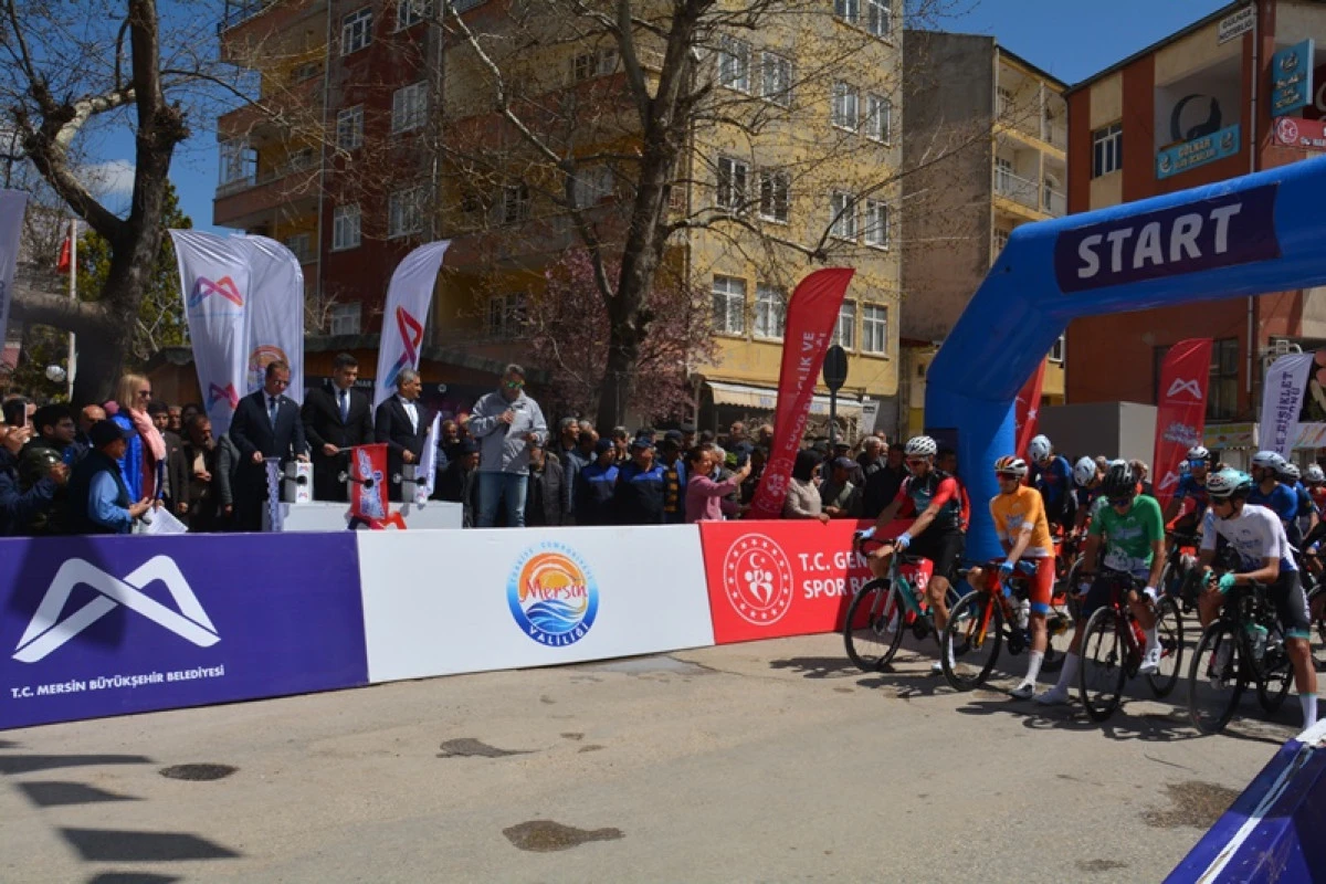 Bisiklet Turu G&uuml;lnar'dan Start Aldı