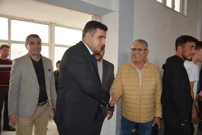 Çocuk Şenliği Gülnar'ı Şenlendirdi: Karagöz Hacivat Coşkusu