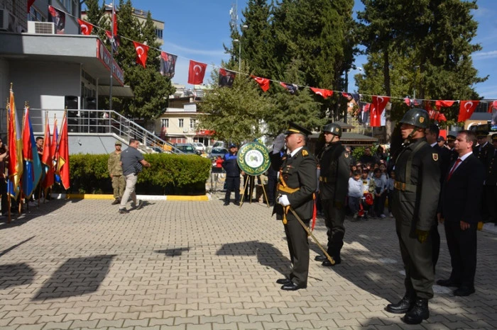 Çelenk Koyma Töreni Gerçekleşti