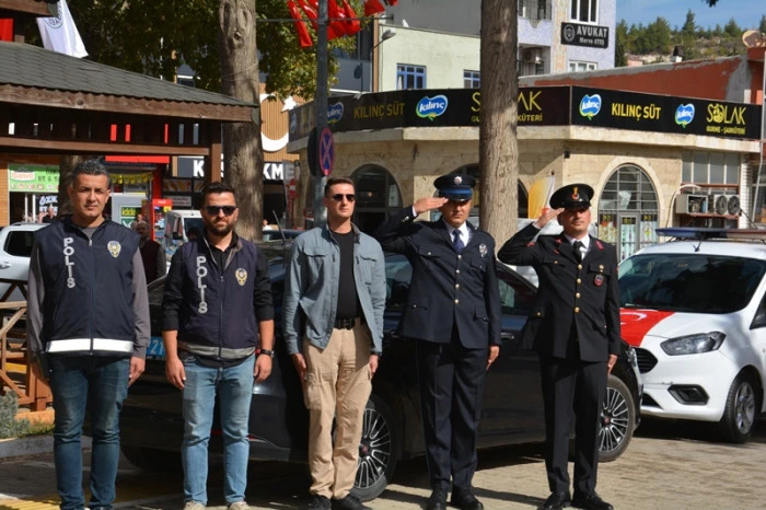 Çelenk Koyma Töreni Gerçekleşti
