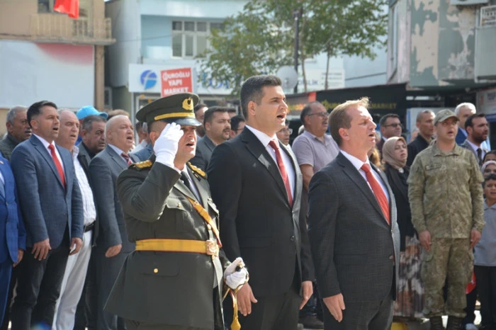 Çelenk Koyma Töreni Gerçekleşti