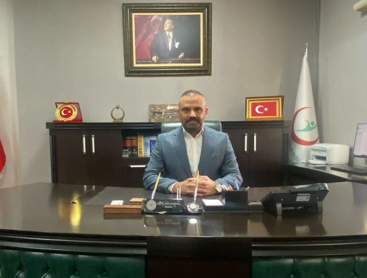 Gece g&uuml;nd&uuml;z vatandaşın daha kaliteli sağlık hizmeti alması i&ccedil;in &ccedil;alışan, Başhekim "Mehmet Deliktaş "