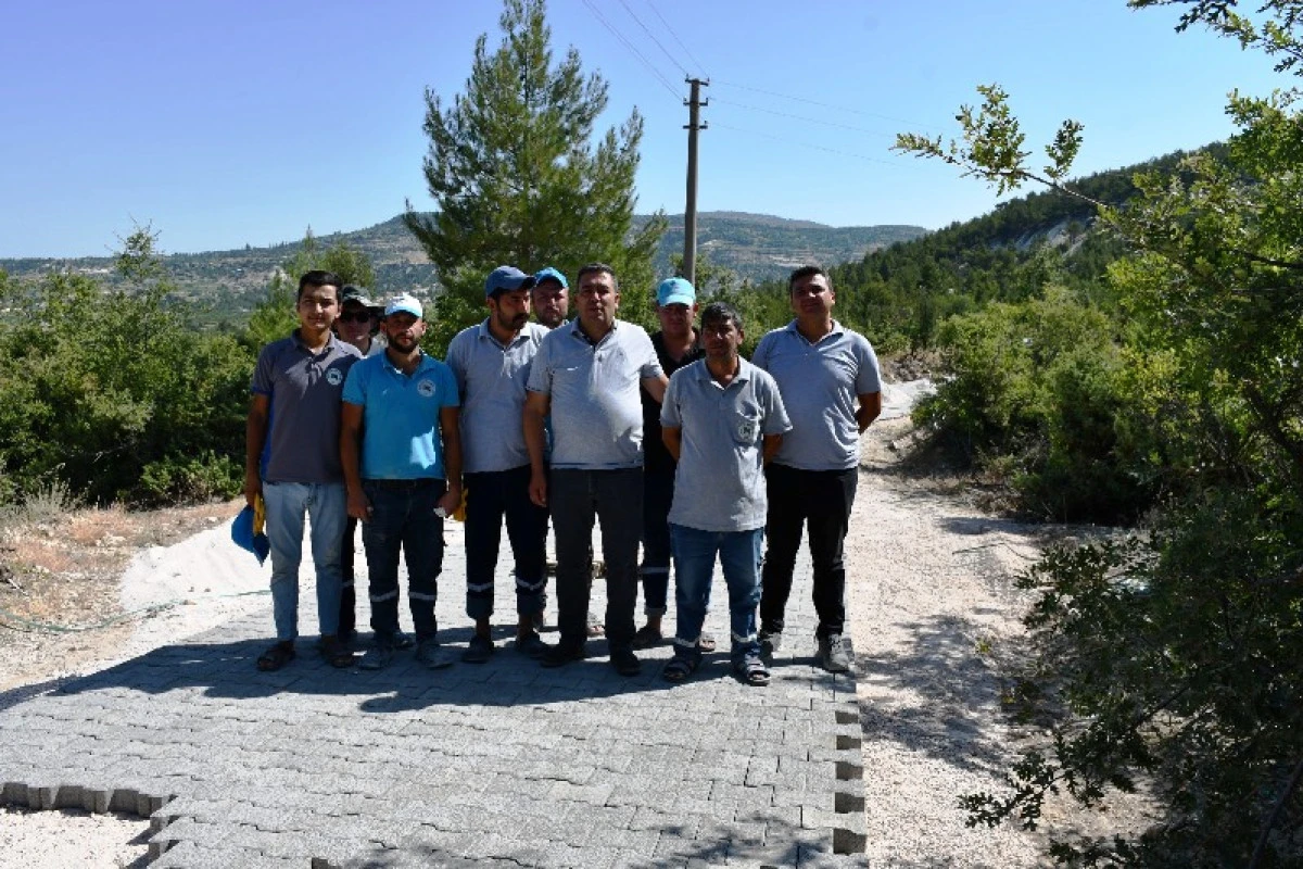G&uuml;lnar Belediye Başkan Yardımcısı Ol&ccedil;um, Ayvalı Mahallesi&rsquo;ndeki Parke &Ccedil;alışmalarını İnceledi