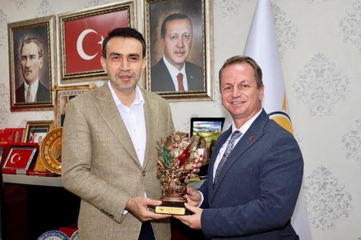 G&uuml;lnar Belediye Başkanı Fatih &Ouml;nge&rsquo;den Ak Parti İl Başkanı Adem Aldemirli&rsquo;ye Ziyaret
