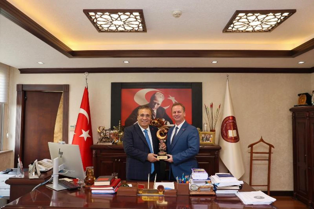 Gülnar Belediye Başkanı Fatih Önge'den HSK Üyesi Prof. Dr. Çetin Arslan'a Ziyaret