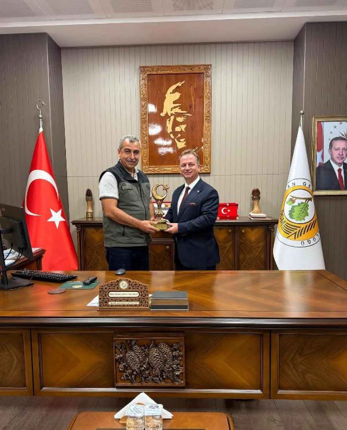 G&uuml;lnar Belediye Başkanı Fatih &Ouml;nge&rsquo;den Mersin Orman B&ouml;lge M&uuml;d&uuml;r&uuml; Zafer Kızıl&rsquo;a Ziyaret