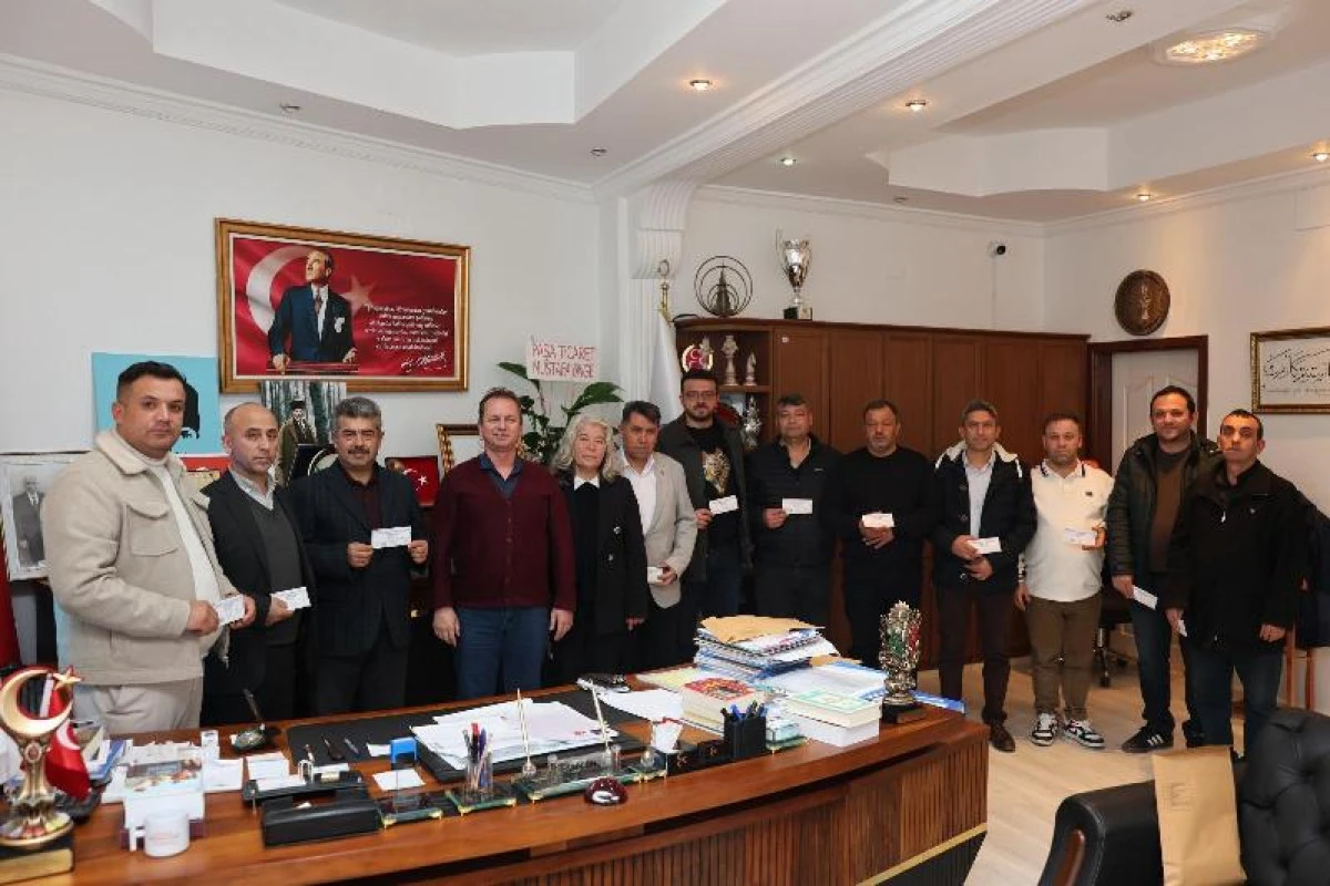 G&uuml;lnar Belediye Başkanı Fatih &Ouml;nge&rsquo;den Personele Hediye &Ccedil;eki