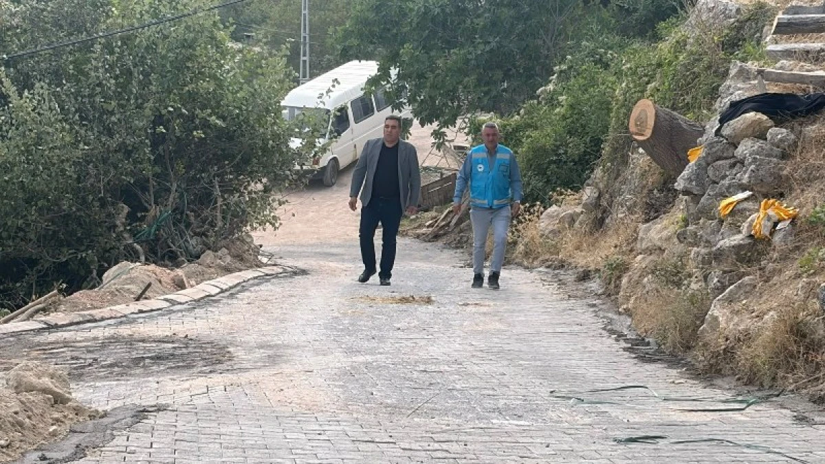 G&uuml;lnar Belediyesi&rsquo;nden Konur Mahallesi&rsquo;nde Parke Taşı Hamlesi: &Ouml;ncelik Engelli Vatandaşların