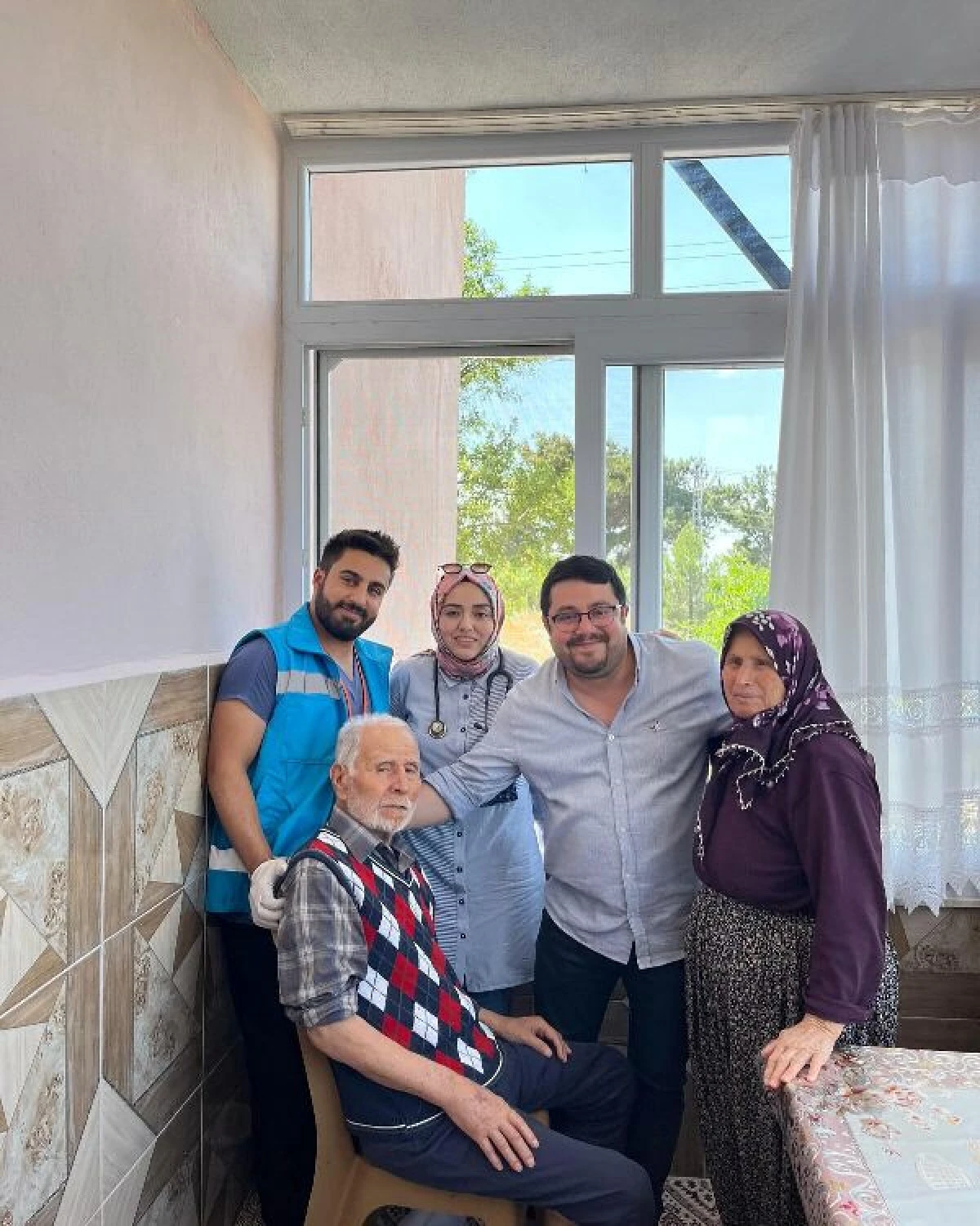 Gülnar Devlet Hastanesi'nden Evde Sağlık Hizmetlerine Yeni Bir Yaklaşım: Uzman Doktorlar Artık Evlerde!
