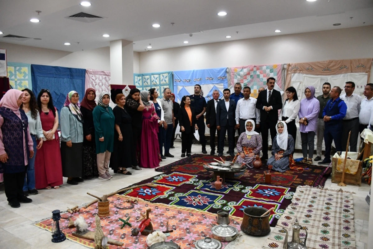 Gülnar  Halk Eğitim Merkezinde yıl sonu el sanatları sergisi açıldı.