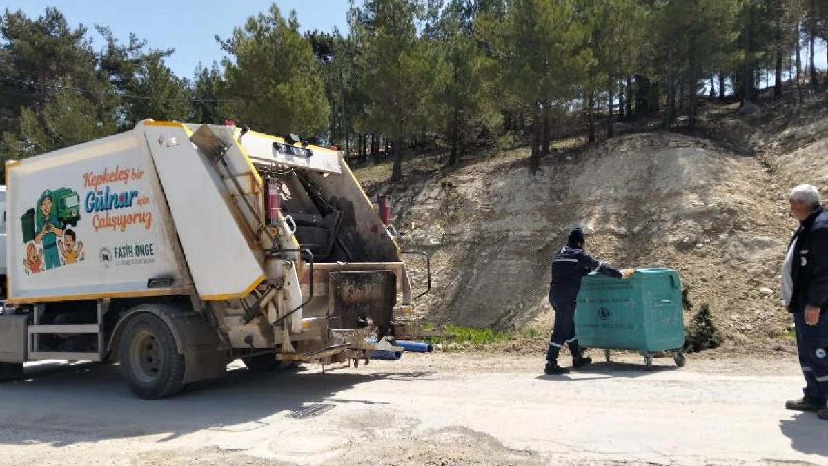 G&uuml;lnar il&ccedil;esinde &ccedil;&ouml;p konteynerleri yenilendi