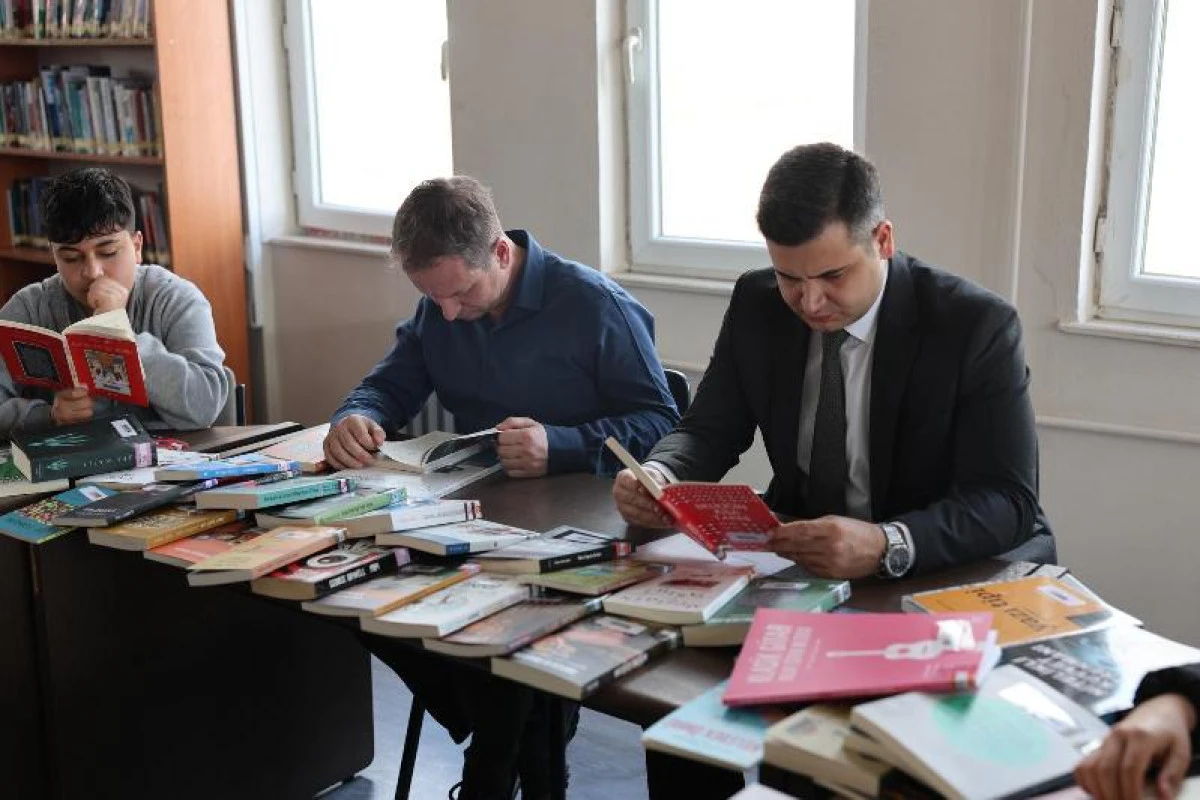 G&uuml;lnar il&ccedil;esinde kitap okuma saati etkinliği d&uuml;zenlendi