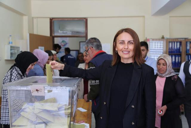 Gülnar Sandık Başında 