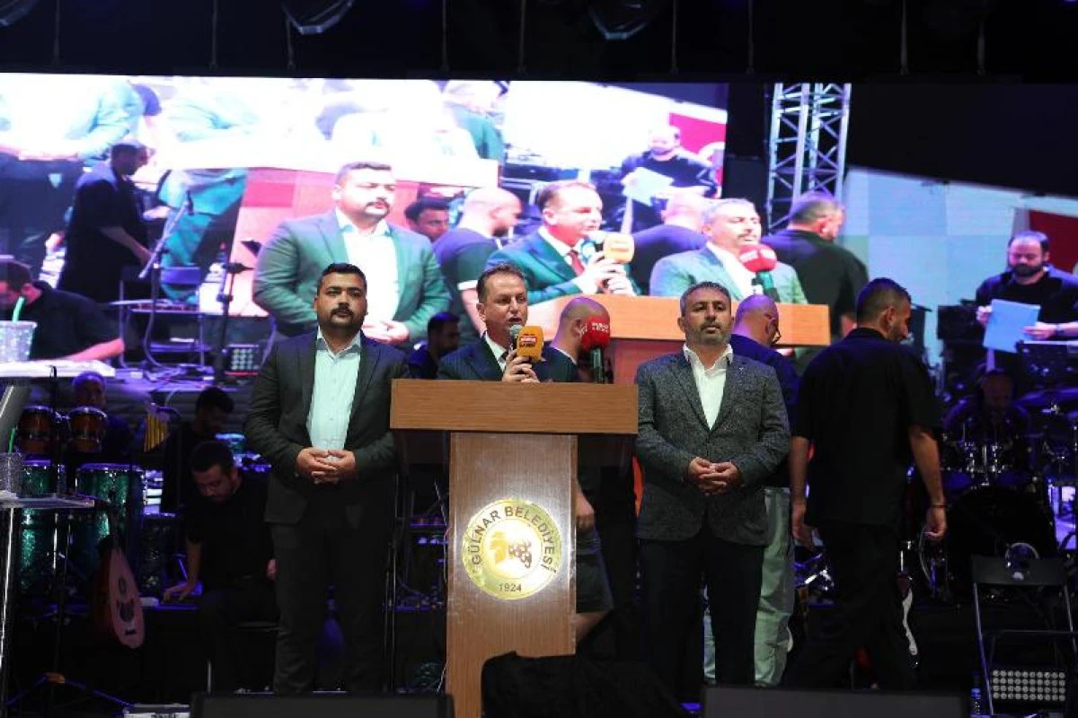 G&uuml;lnar&rsquo;da Zafer Bayramı Coşkusu Funda Arar Konseriyle Ta&ccedil;landı