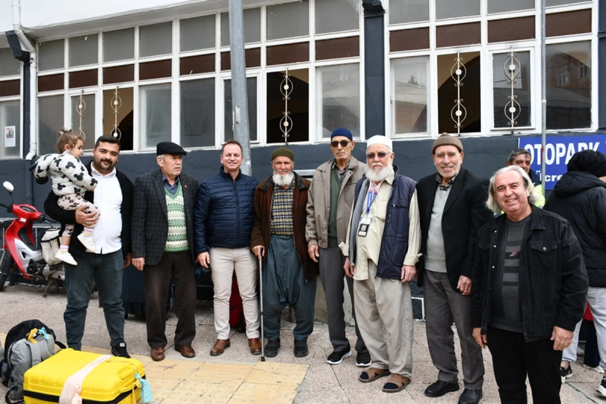 G&uuml;lnar&rsquo;dan Kutsal Topraklara Dualarla Uğurlama