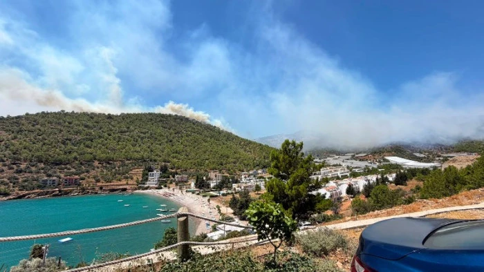Karatepe Yangını Kısmen Kontrol Altına Alındı