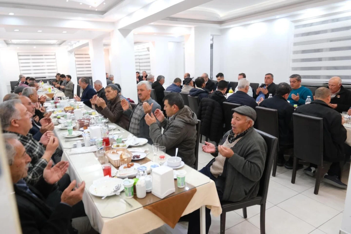 Kaymakam İsmail Şanal 50 Mahalle Muhtarlarıyla İftarda Buluştu